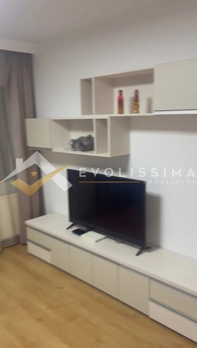 Apartament 3 camere decomandat in Barcelona Residence