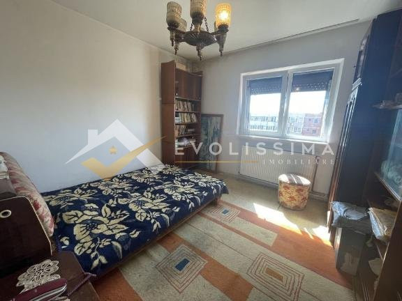 Apartament 3 camere decomandat, Strada 13 Decembrie