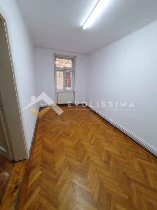 Apartament 3 camere Strada Postavarului