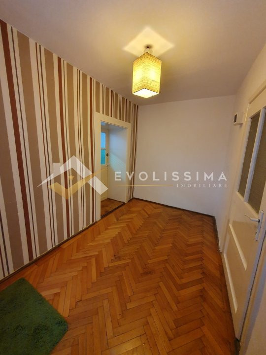 Apartament 3 camere Strada Postavarului