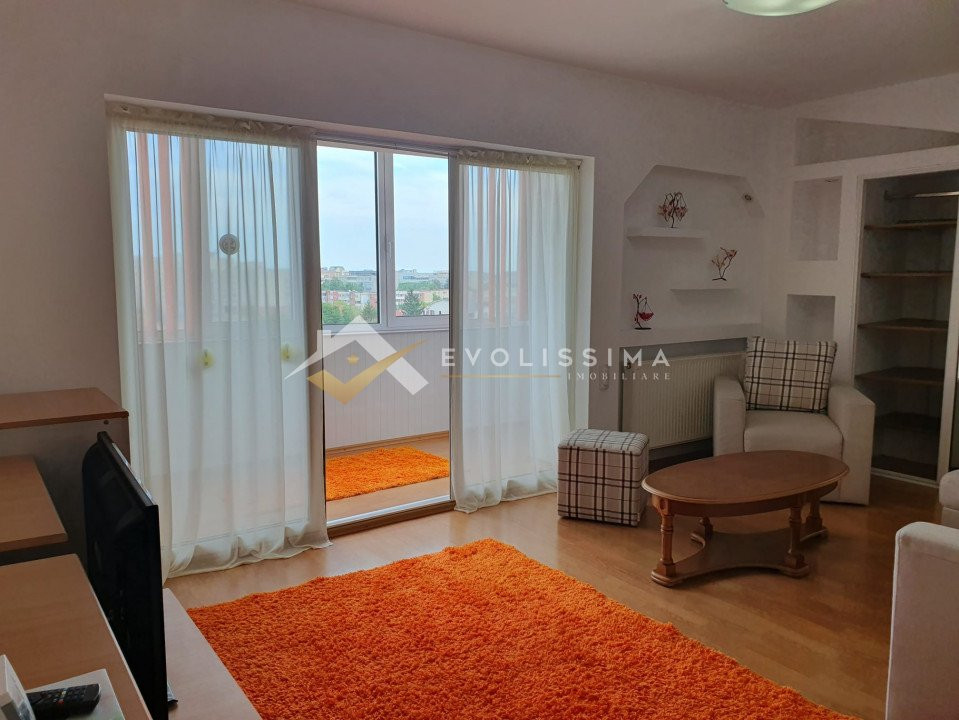 Apartament 3 camere zona Centru Civic