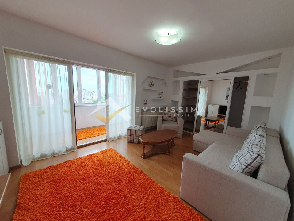 Apartament 3 camere zona Centru Civic