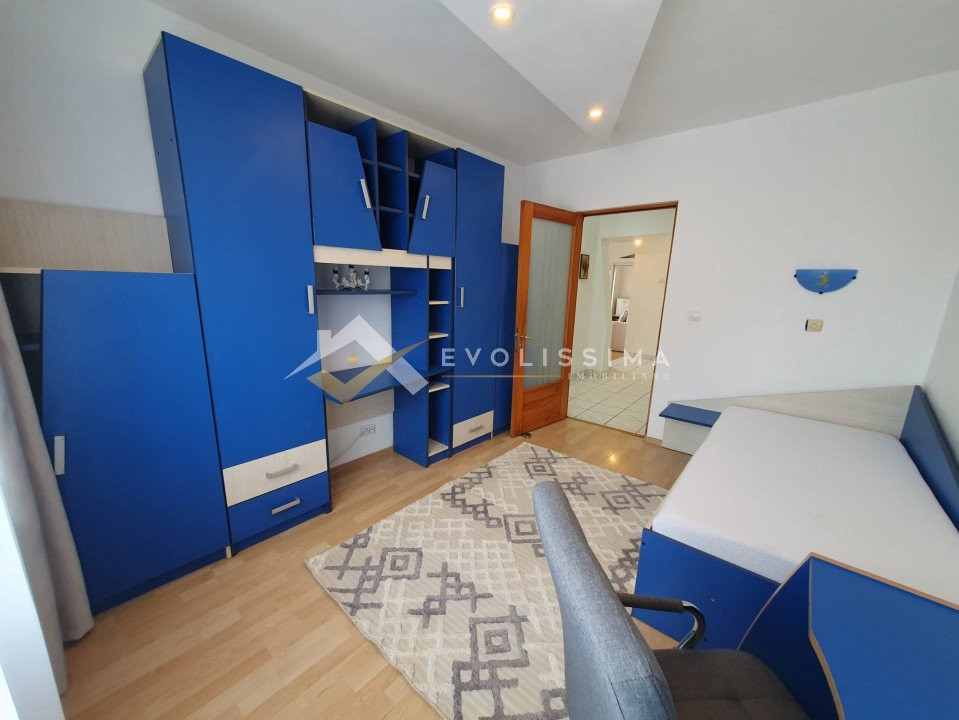 Apartament 3 camere zona Centru Civic