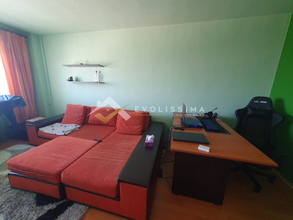 Apartament 3 camere decomandat, Str. Gloriei, Tractoru