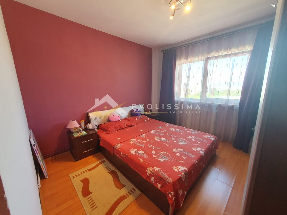 Apartament 3 camere decomandat, Str. Gloriei, Tractoru