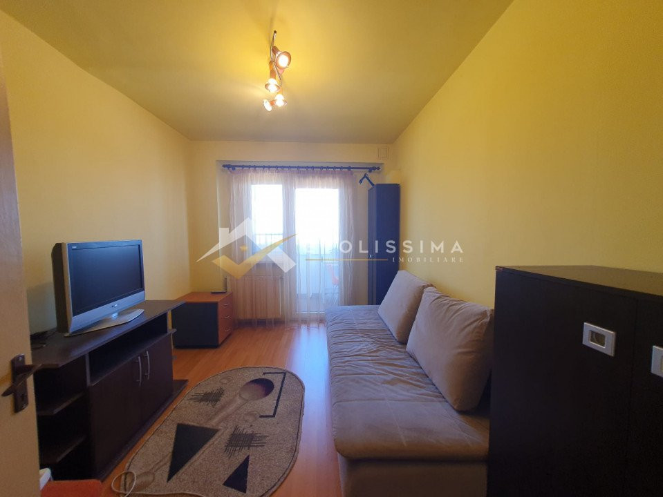 Apartament 3 camere decomandat, Str. Gloriei, Tractoru