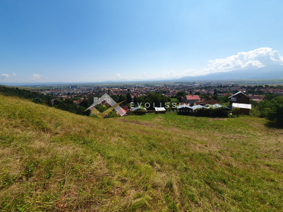 Teren intravilan vedere panoramica, Codlea