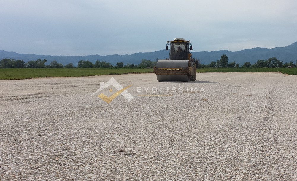 Teren intravilan 2.700 mp Cristian zona industriala