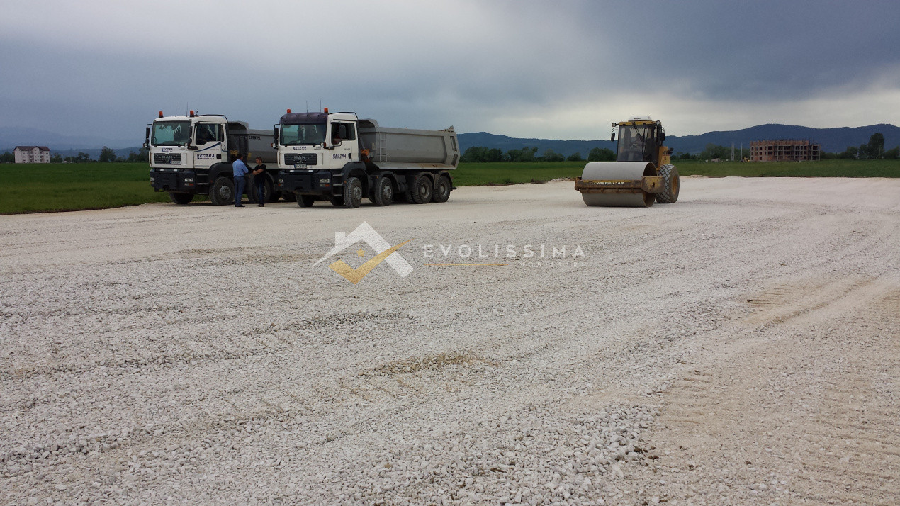 Teren intravilan 2.700 mp Cristian zona industriala