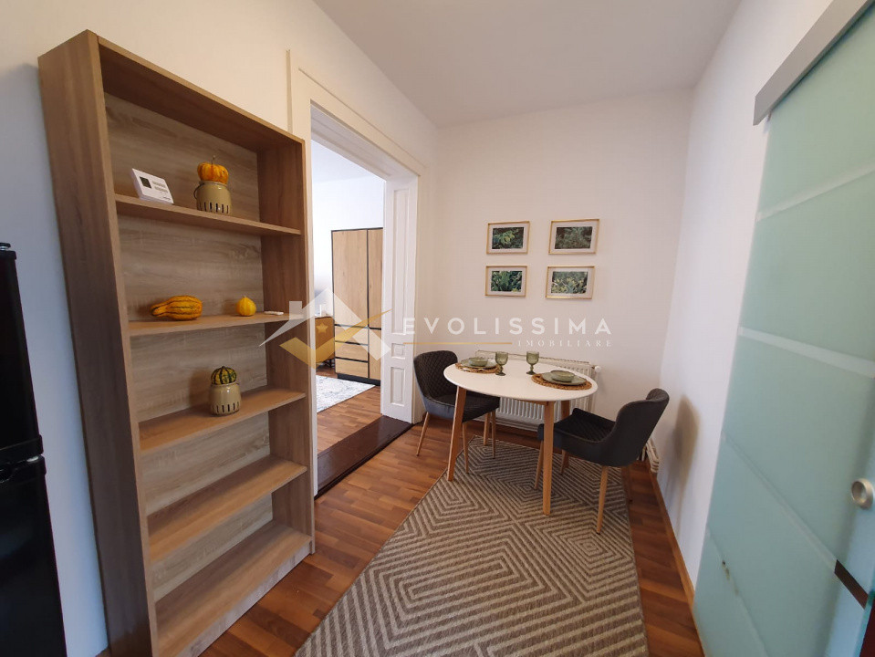 Garsoniera zona Centrala, Prima inchiriere