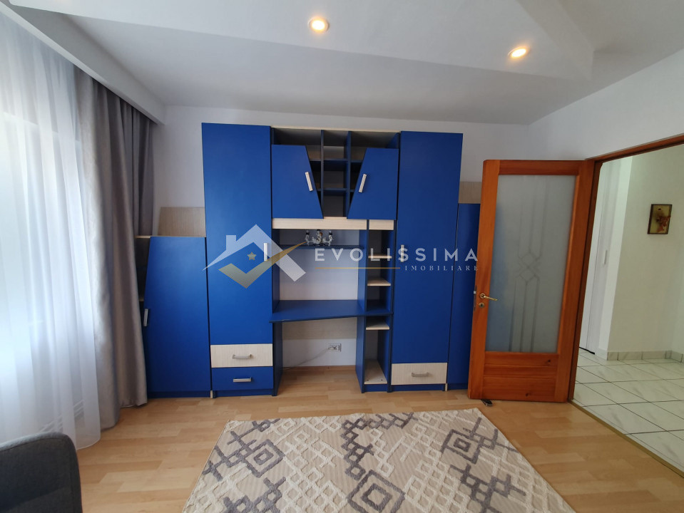 Apartament 3 camere,  zona Centru Civic