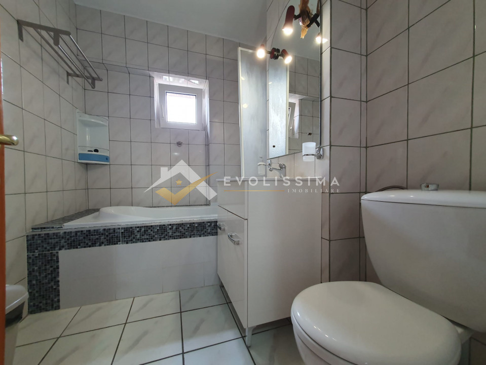 Apartament 3 camere,  zona Centru Civic