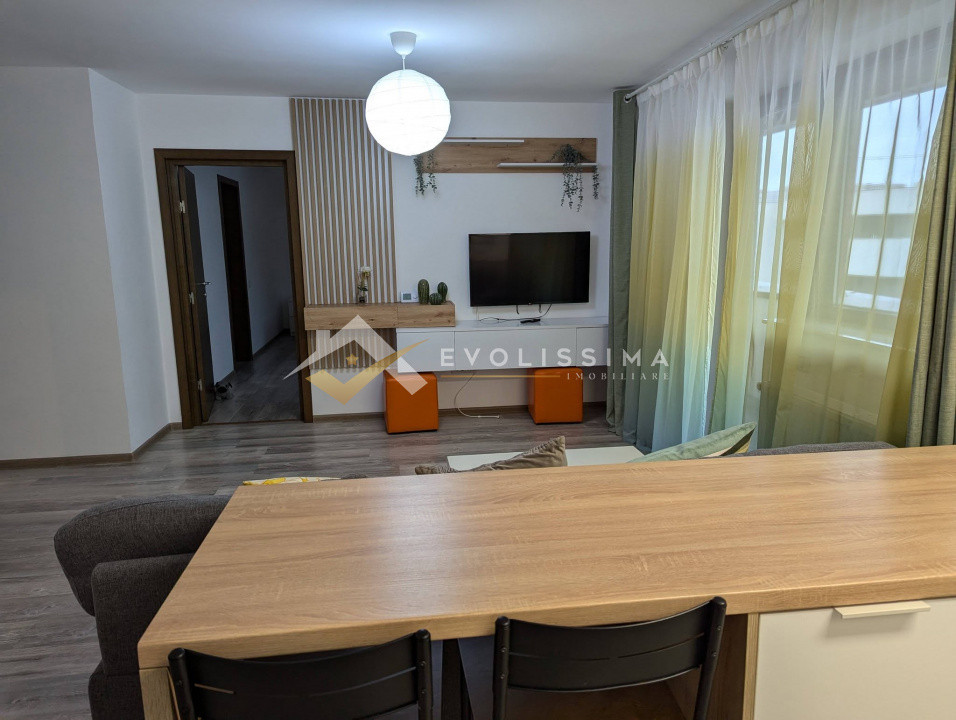 Apartament 3 camere,  Tractorul