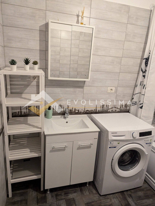 Apartament 3 camere,  Tractorul