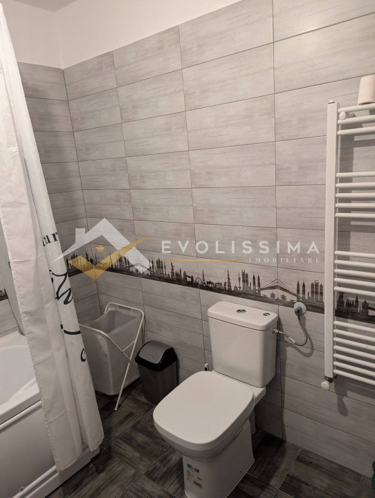 Apartament 3 camere,  Tractorul