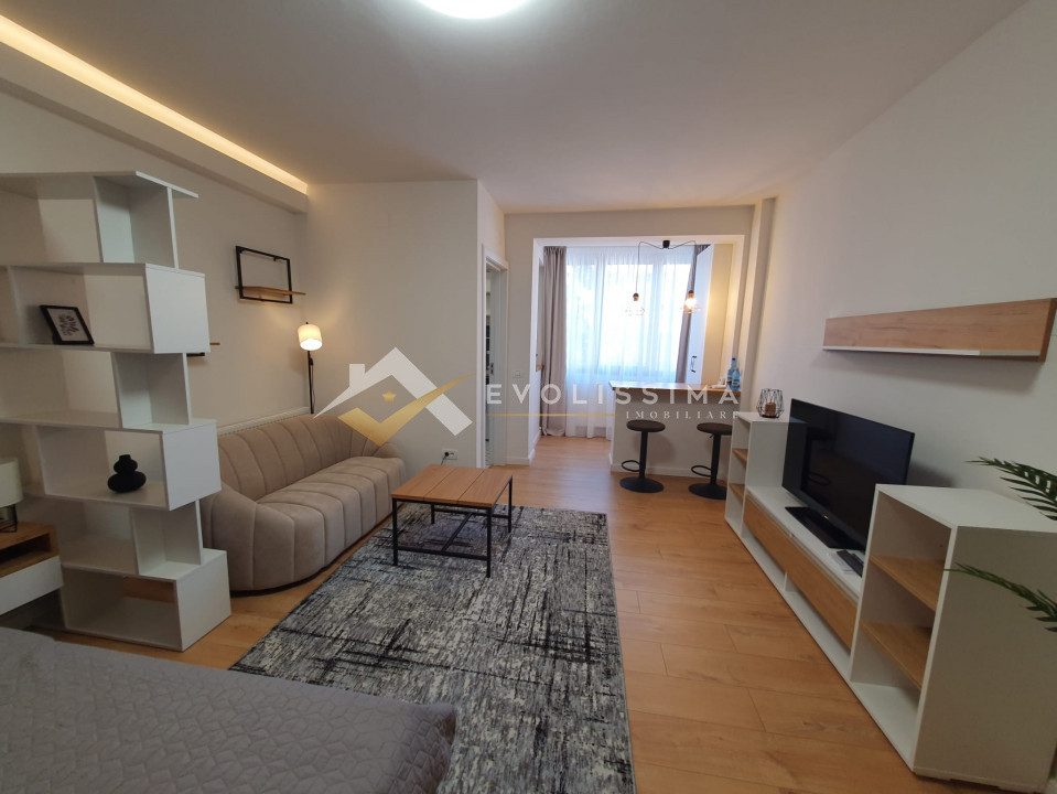 Garsoniera renovata complet , cartier Tractorul