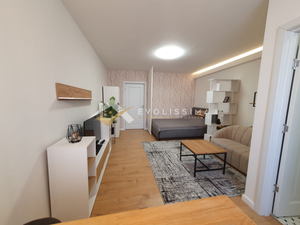 Garsoniera renovata complet , cartier Tractorul