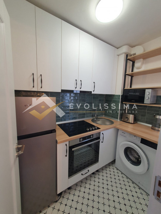 Garsoniera renovata complet , cartier Tractorul