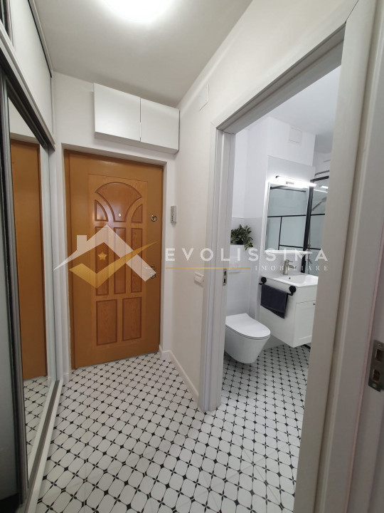 Garsoniera renovata complet , cartier Tractorul