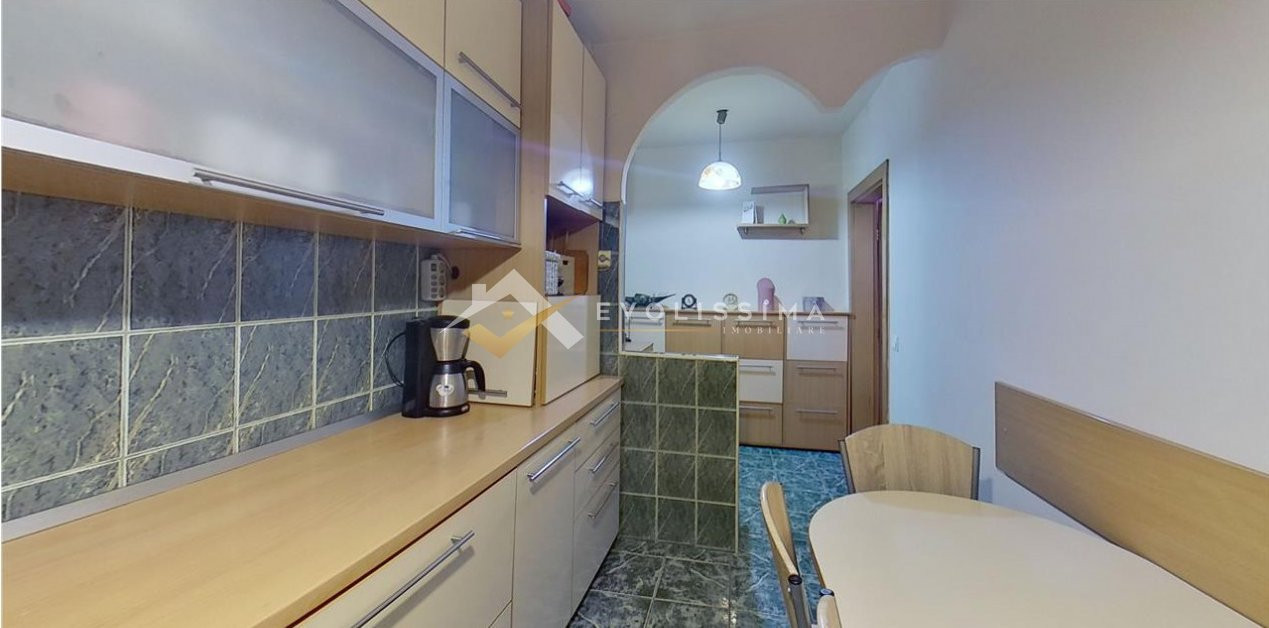 Apartament 3 camere, parter, zona Tractorul