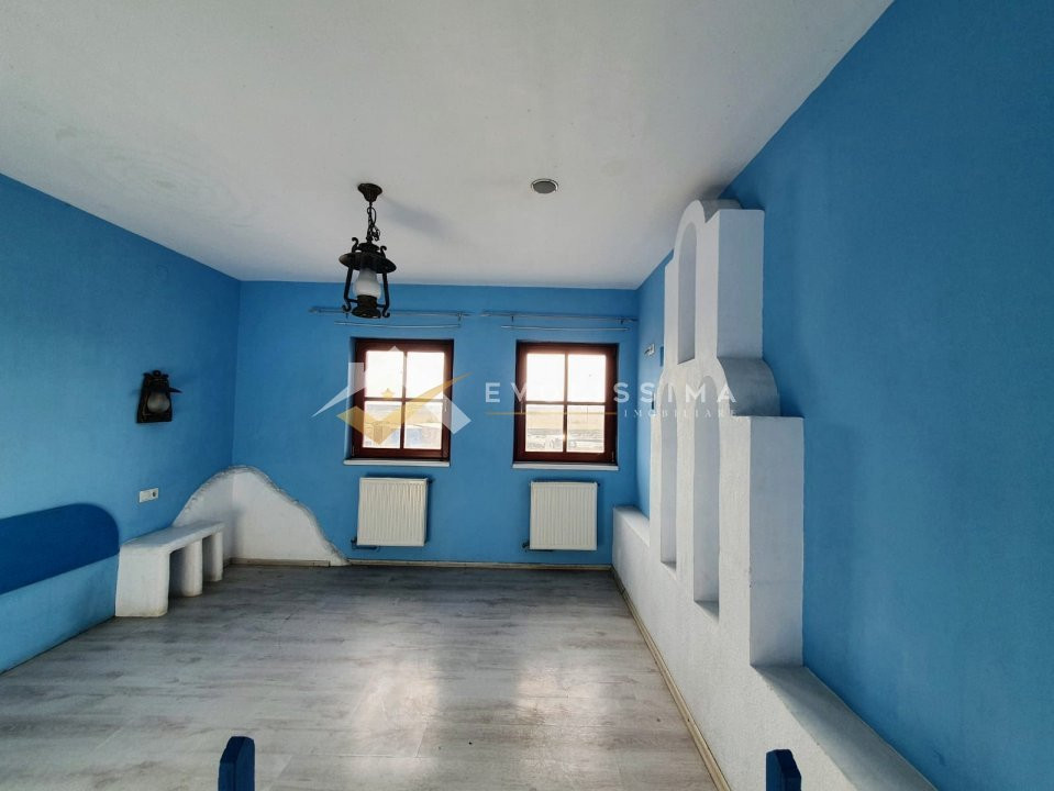 Spatiu comercial in zona Coresi pretabil pensiune/spatiu birouri
