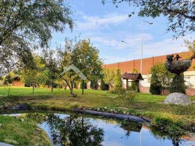 Spatiu comercial in zona Coresi pretabil pensiune/spatiu birouri